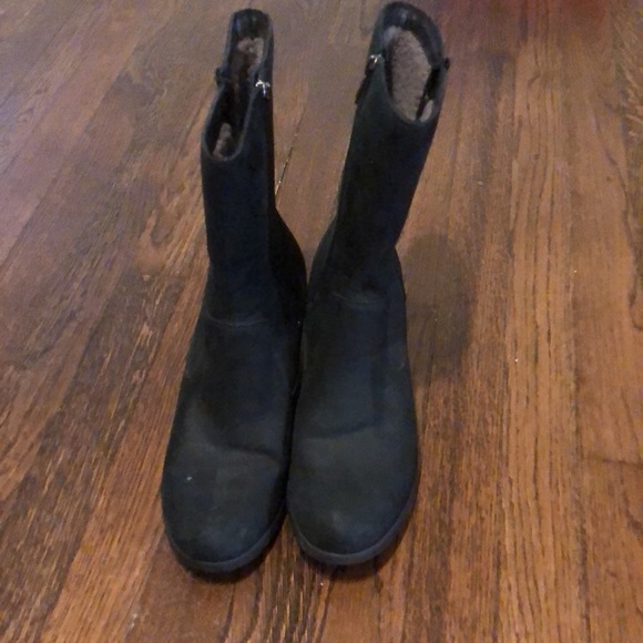 Ugg waterproof boots - Picture 2 of 4